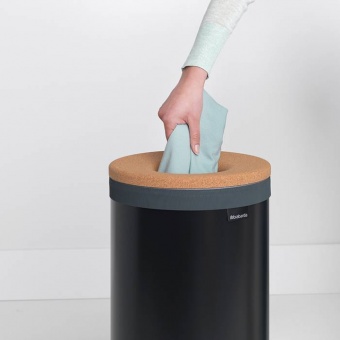 Бак для белья Brabantia с пробковой крышкой 35 л Черный матовый - фото в интернет-магазине Kupiwoll