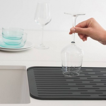 Силиконовый коврик для сушки посуды Темно-серый Brabantia - фото в интернет-магазине Kupiwoll